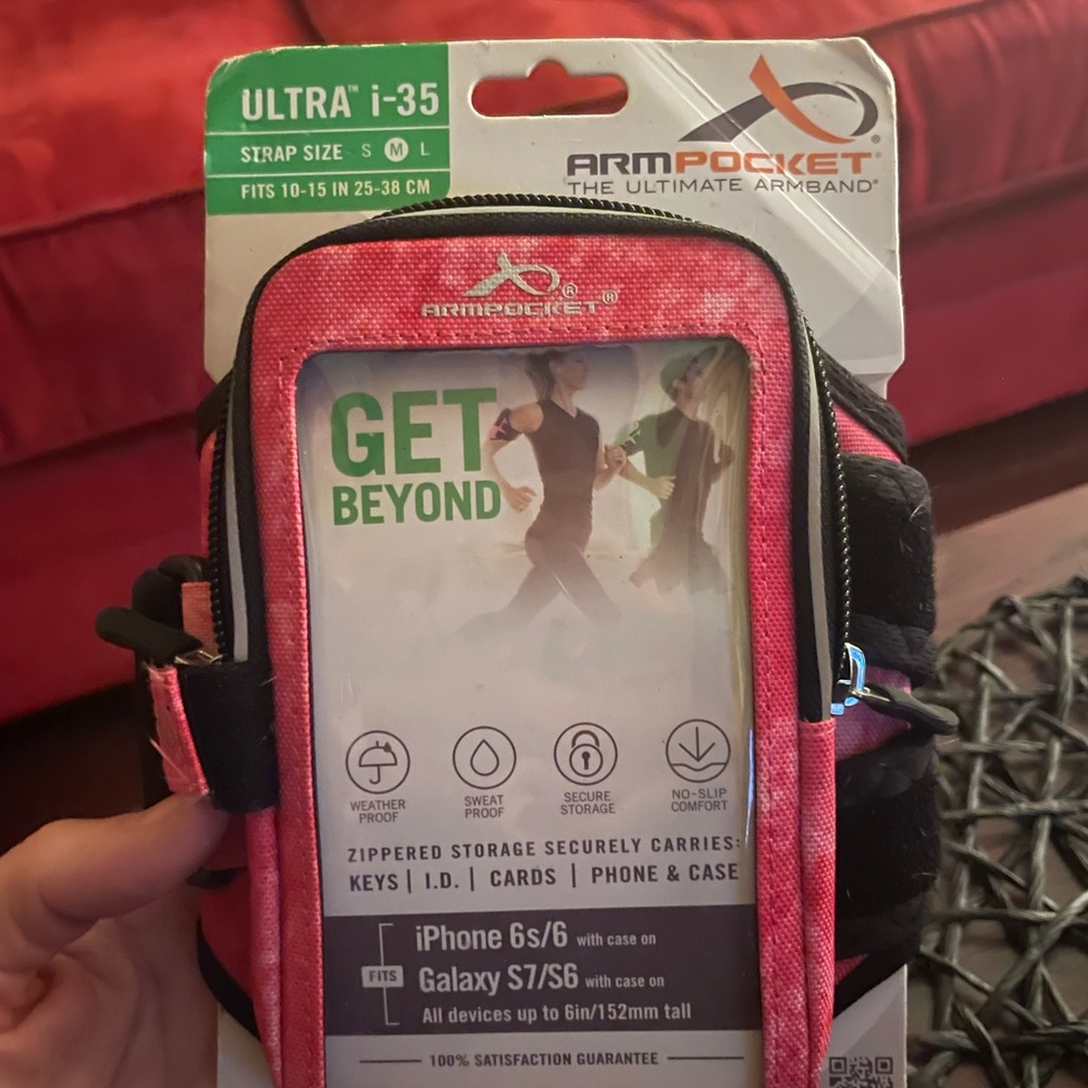 Cell phone arm band